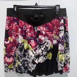 Bubble hem skirt with elastic waist